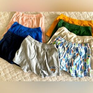 PRICE FIRM!!!! (8) pair of boys GAP boxer briefs-size 8 (medium)